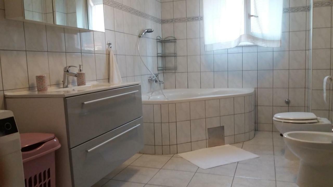 Apartman Teklic Kaštela Eksteriør bilde